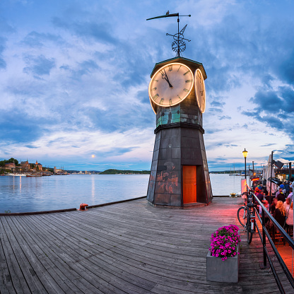 This copper clock tower that now located at the pier at Aker Brygge stood on top of the Verkstedhallen building from 1949 until 1982. It signaled employees at the Akers Mekaniske Verksted shipyard when they had three minutes left before the end of their break. If they reported back to work even one minute late, they were docked for fifteen minutes pay.