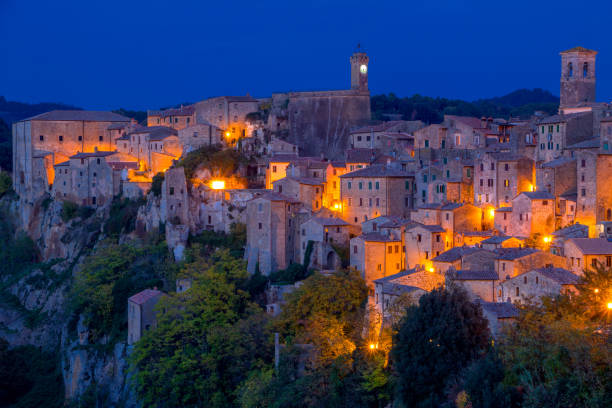 istock Evening in the Old Italian Town 686187814