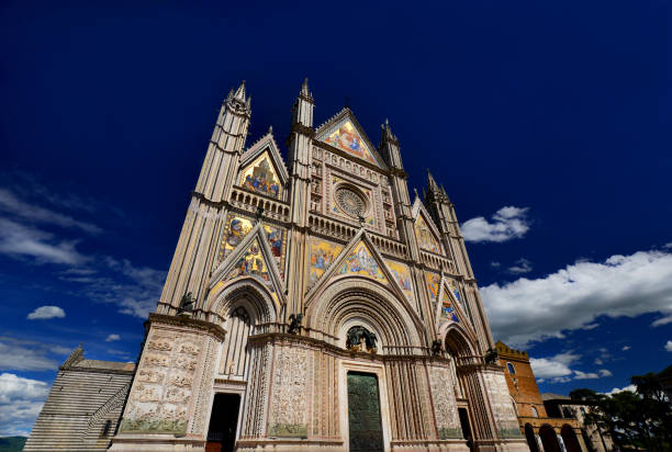 istock Beautiful gothic Orvieto Cathedral 686212282