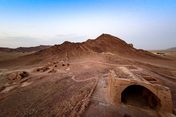 istock Zoroastrian Tower of Silence in Yazd, Iran 686253690
