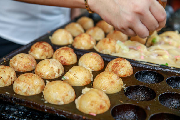 istock Making of Takoyaki 686257416