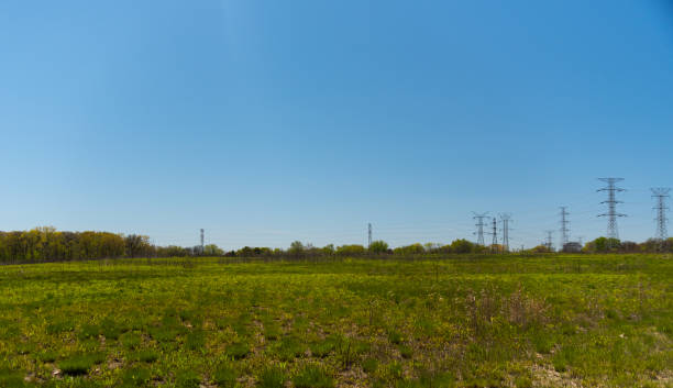 istock Park in Chicago suburbs on a cloudy day 686461570
