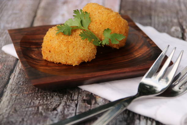 istock Ketan Serundeng, Traditional Glutinous Rice Cake with Roasted Coconut 686482110