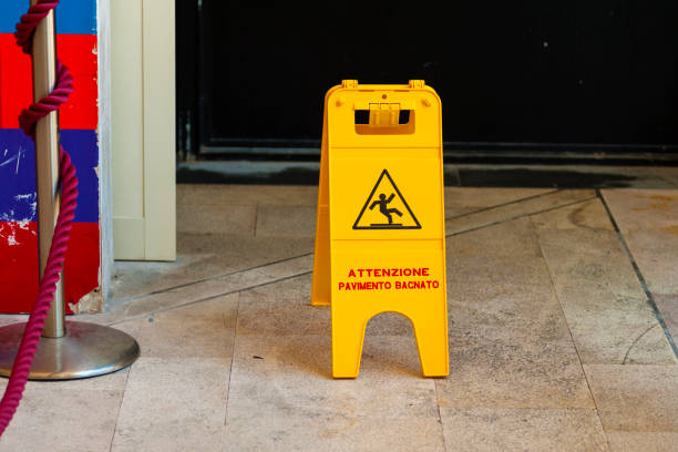 istock Warning Sign Of Wet Floor (caution) 686561940