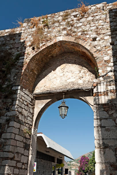 istock Medieval arch in Taormina, Sicily, Italy 686582736