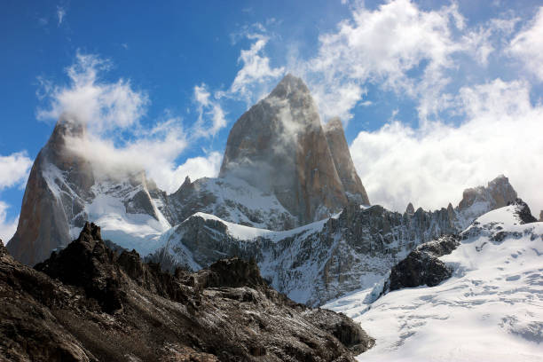 istock Magestic Mount Fitz Roy 686610926