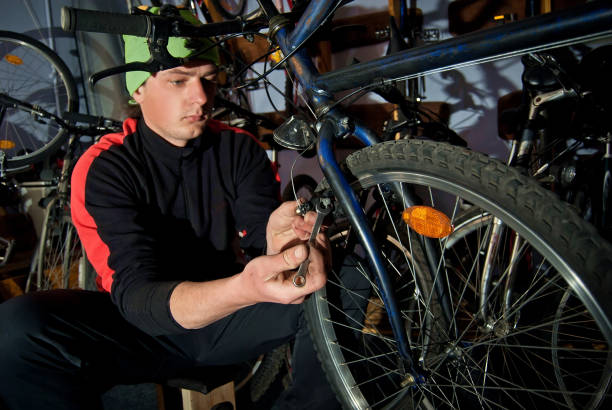 istock Master bike repairs in the workshop 23 686627568