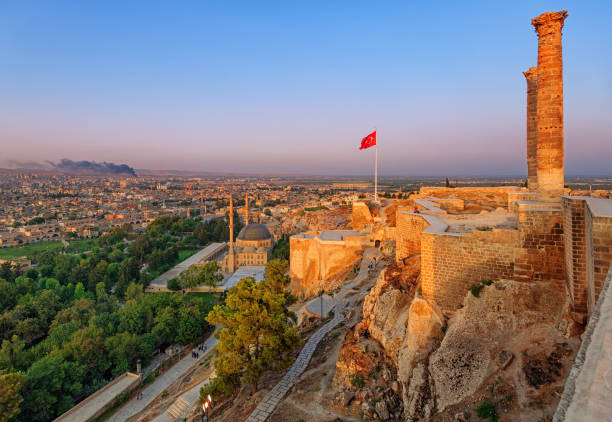 the old castle, sanliurfa, turkey - photography tower cityscape flag imagens e fotografias de stock