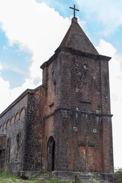 istock Abandoned christian church 686663172