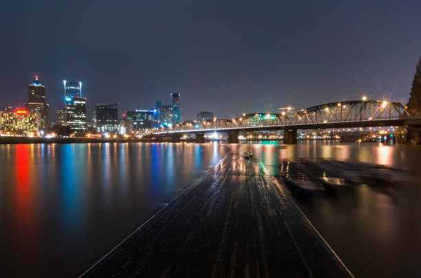 istock Brdige-Downtown Portland, Oregon, USA 686713034