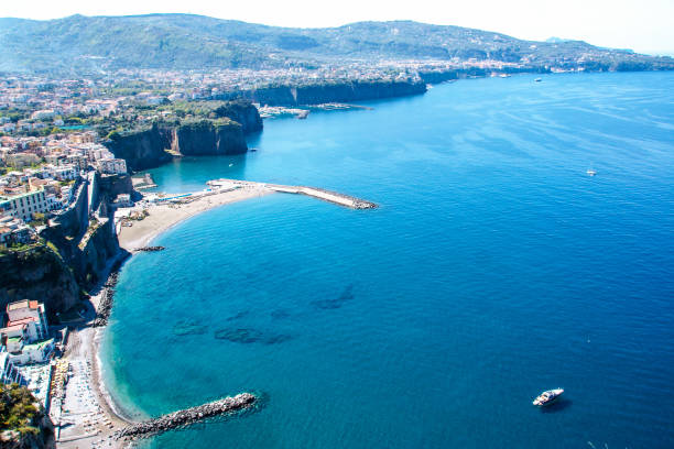 istock landscape of Sorrento's peninsula 686874132