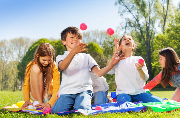 group juggling - DeepFUN | Games for kids, Kids playtime, Second grade games