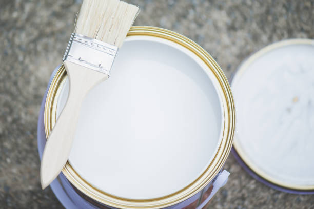 istock Top view of aluminum paint can 687046554
