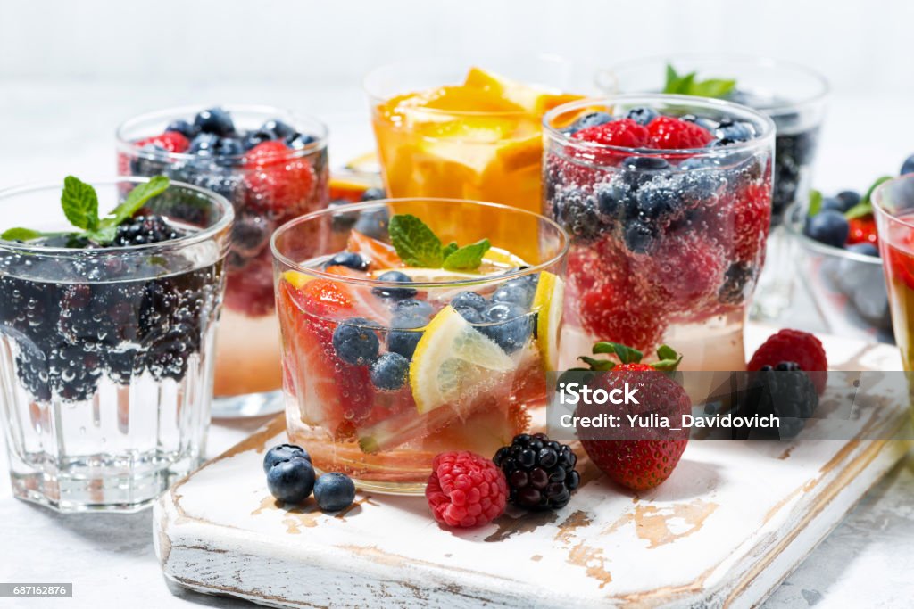 boissons gazeuses aux fruits et fruits - Photo de Agrume libre de droits