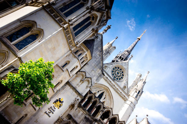 istock Royal Courts of Justice 687602722