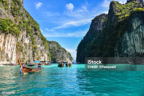 Laguna Di Pileh Nellisola Di Ko Phi Phi Thailandia - Fotografie stock e altre immagini di Tailandia
