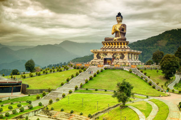 buddha park, rabangla, sikkim - religion buddha buddhism temple stock-fotos und bilder