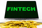 immer-reich-mit-fintech-am-computer-bildschirm-konzept.jpg?b=1&s=170x170&k=20&c=Syto7erwe6evH4qMC9aDXS9vG4kiwZrl8Rk3jLZrclk=