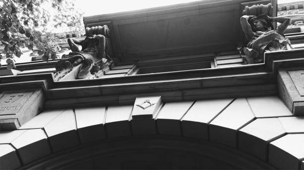 the grey arch in Frankfurt