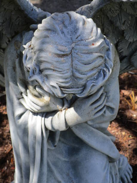 istock Angel of Grief 687813972