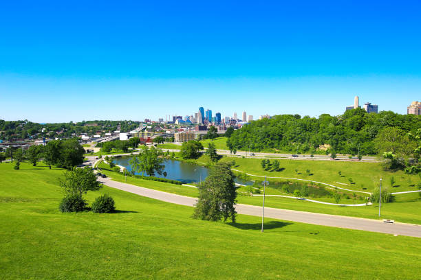 istock Kansas City Missouri Skyline 687884154
