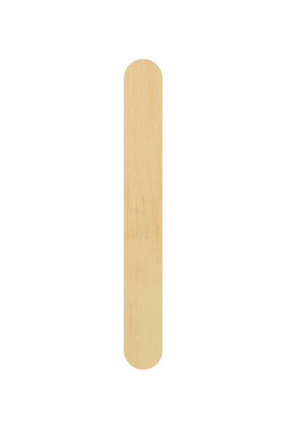 bâton de glace en bois isolé sur fond blanc, un tracé de détourage - bâton de bois photos et images de collection