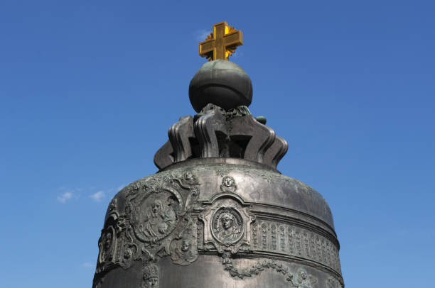 Russia: the Tsar Bell inside Moscow Kremlin, the largest bell in the world, commissioned by Empress Anna Ivanovna (Peter the Great's niece), broken during metal casting and never been rung