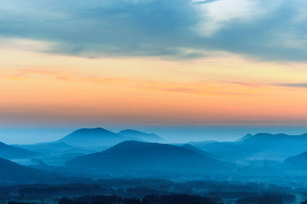 Twilight over the Mountain Twilight over the Mountain jeju city stock pictures, royalty-free photos & images