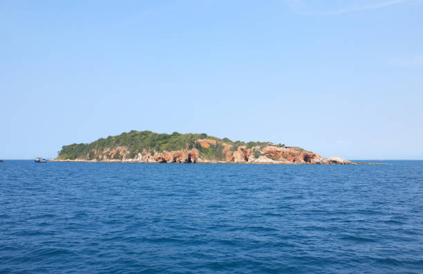 istock Island In The Sea 688090222