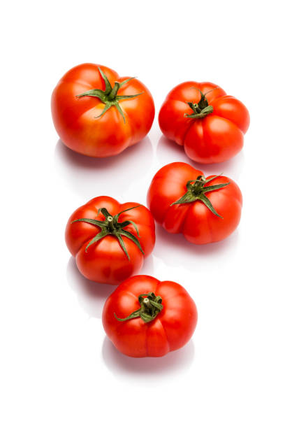 tomate "pometa" sobre fondo blanco - heirloom tomato tomato vegetable fruit fotografías e imágenes de stock