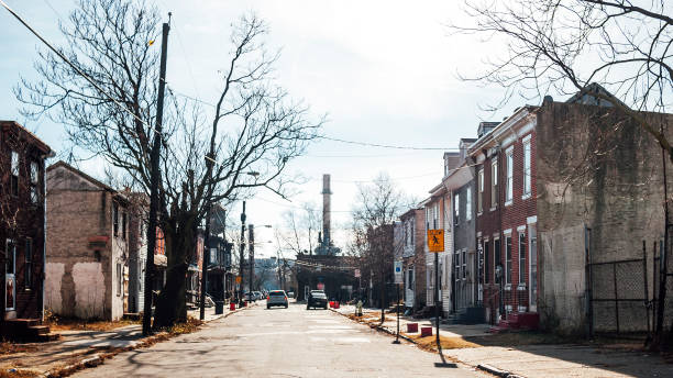 inner city streets - camden, nj - poor area imagens e fotografias de stock