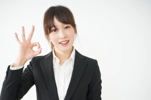 istock Women suits the gesture 688262358