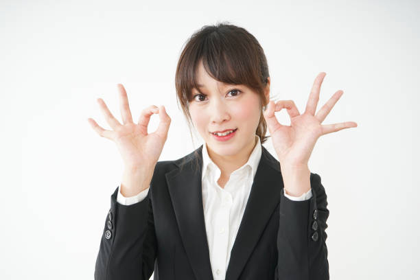 istock Women suits the gesture 688262370
