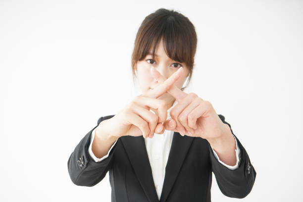 istock Women suits the gesture 688262446