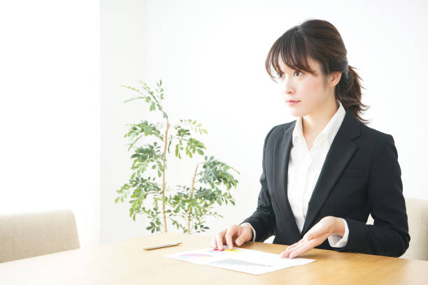 istock Talk to suit women 688290502