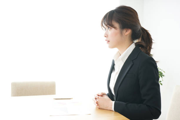 istock Talk to suit women 688290512