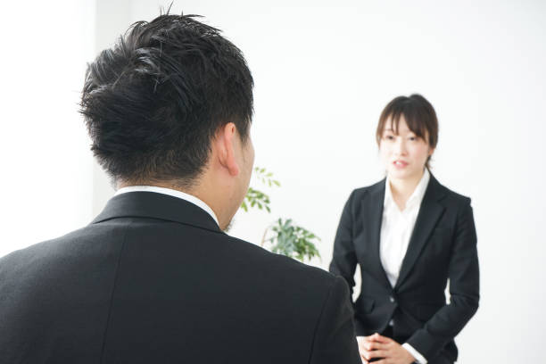 istock Men and women to have a conversation 688292330