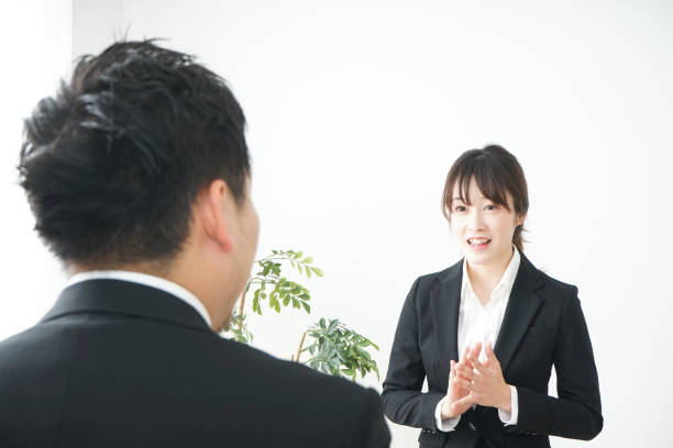 istock Men and women to have a conversation 688292342