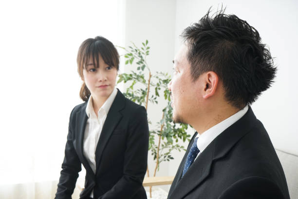 istock Men and women to have a conversation 688294872