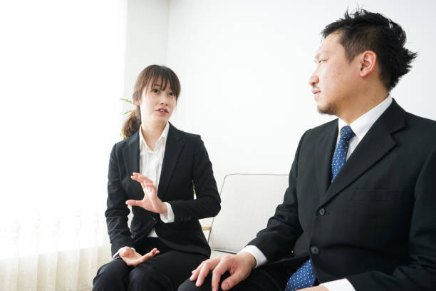 istock Men and women to have a conversation 688294896