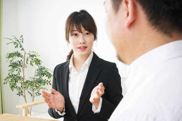 istock Men and women to have a conversation 688298470