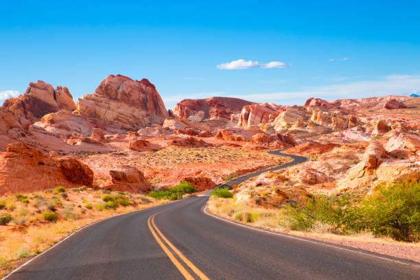 Valley of Fire Road through Valley of Fire State Park in Nevada nevada highway stock pictures, royalty-free photos & images