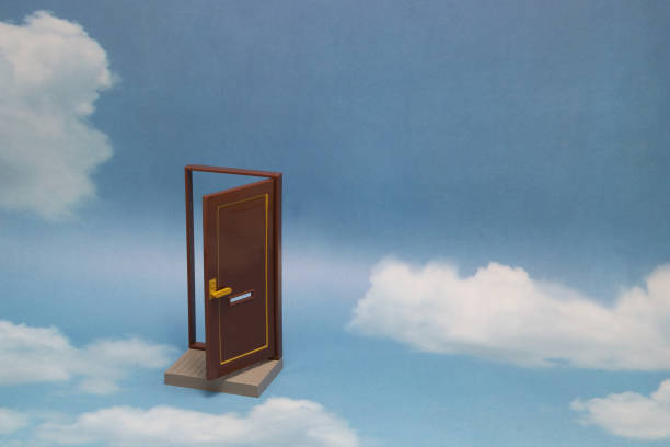 дверь в новый мир. - opportunity door new cloud стоковые фото и изображения