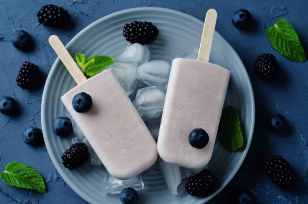 istock Vanilla Ricotta ice cream with blackberry and blueberry 688393896
