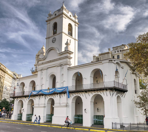 lo storico edificio cabildo a buenos aires, in argentina, si trova nel centro della città vecchia. - architettura ed edifici foto e immagini stock