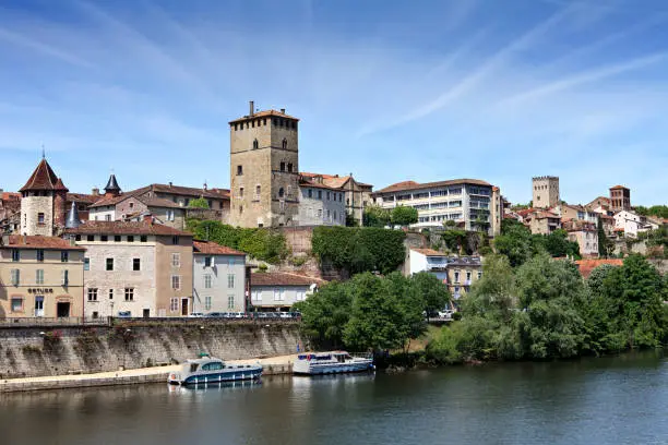 river and city of Cahors