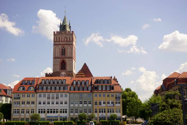 bunte gebäude von frankfurt an der oder, deutschland - frankfurt oder stock-fotos und bilder