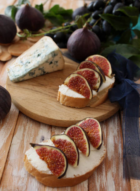 istock Sandwiches with ricotta, fresh figs 688602562