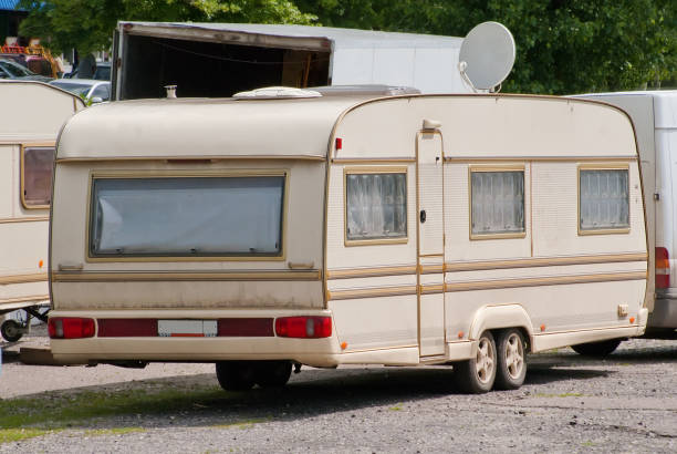 istock Beige house trailer on wheels 688725174