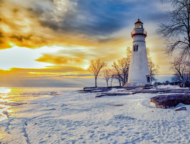 Marblehead Lighthouse Cold Morning Sunrise Lake Erie aesculus hippocastanum stock pictures, royalty-free photos & images